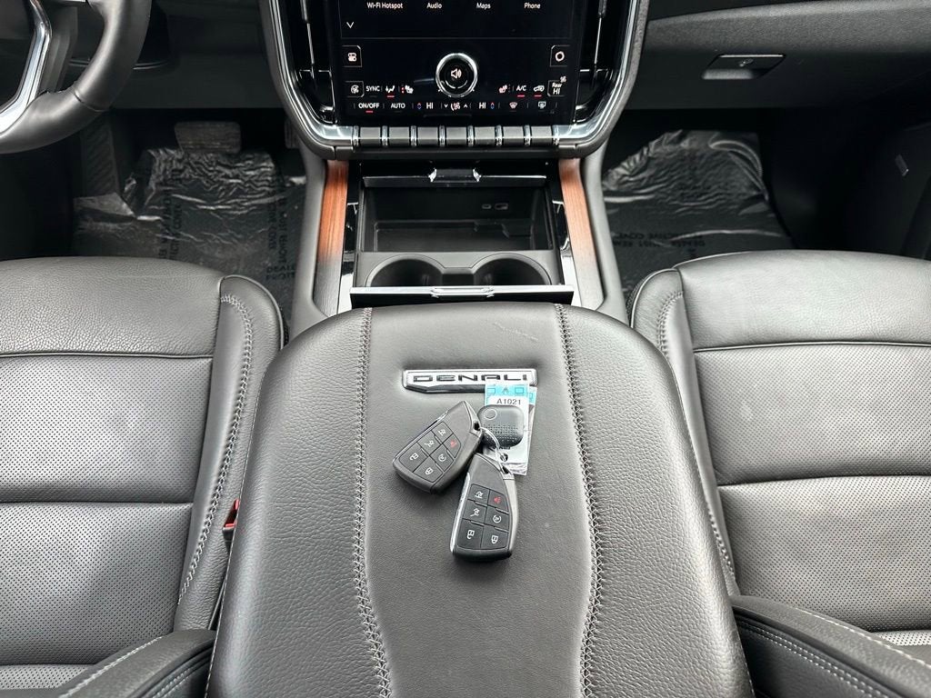 2025 GMC Yukon Denali