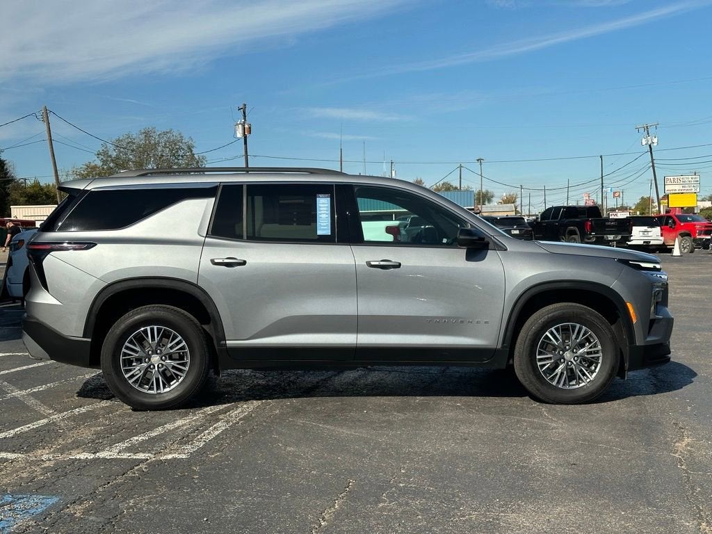 2025 Chevrolet Traverse LT
