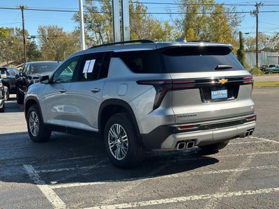 2025 Chevrolet Traverse LT
