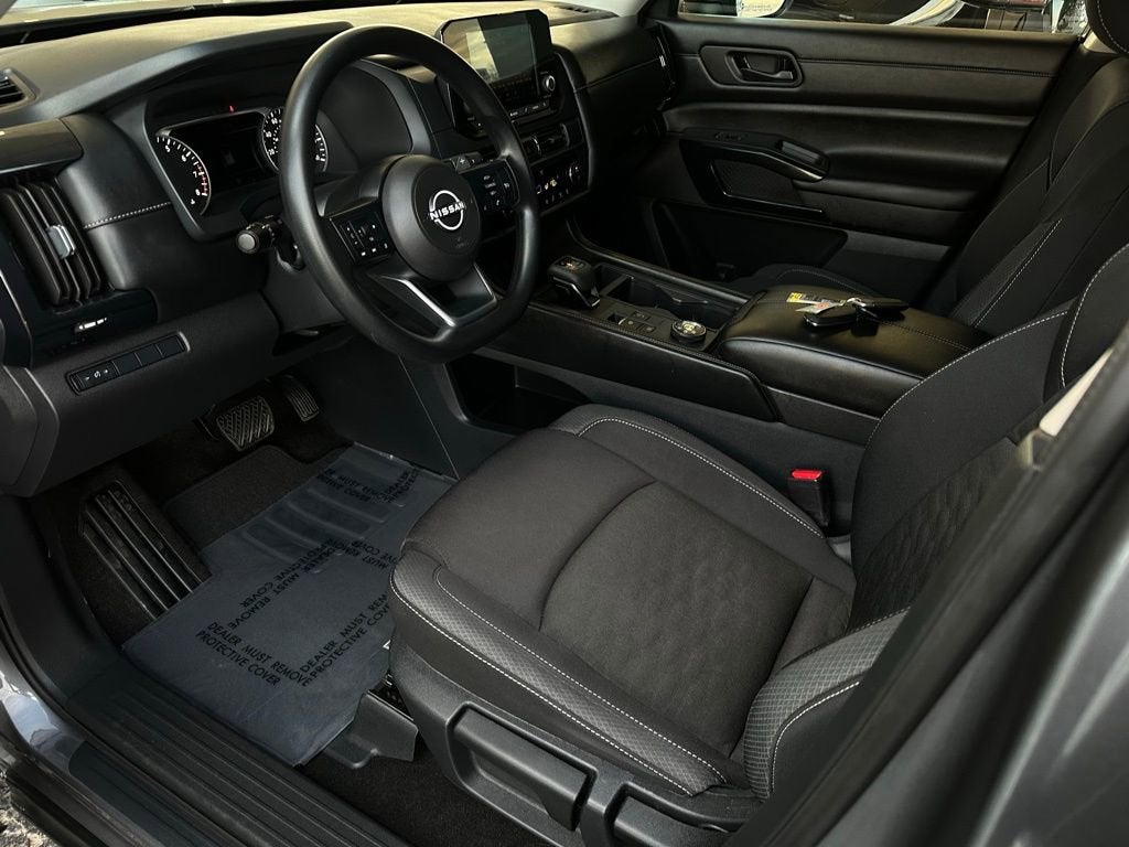 2024 Nissan Pathfinder S