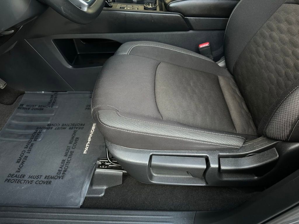 2024 Nissan Pathfinder S