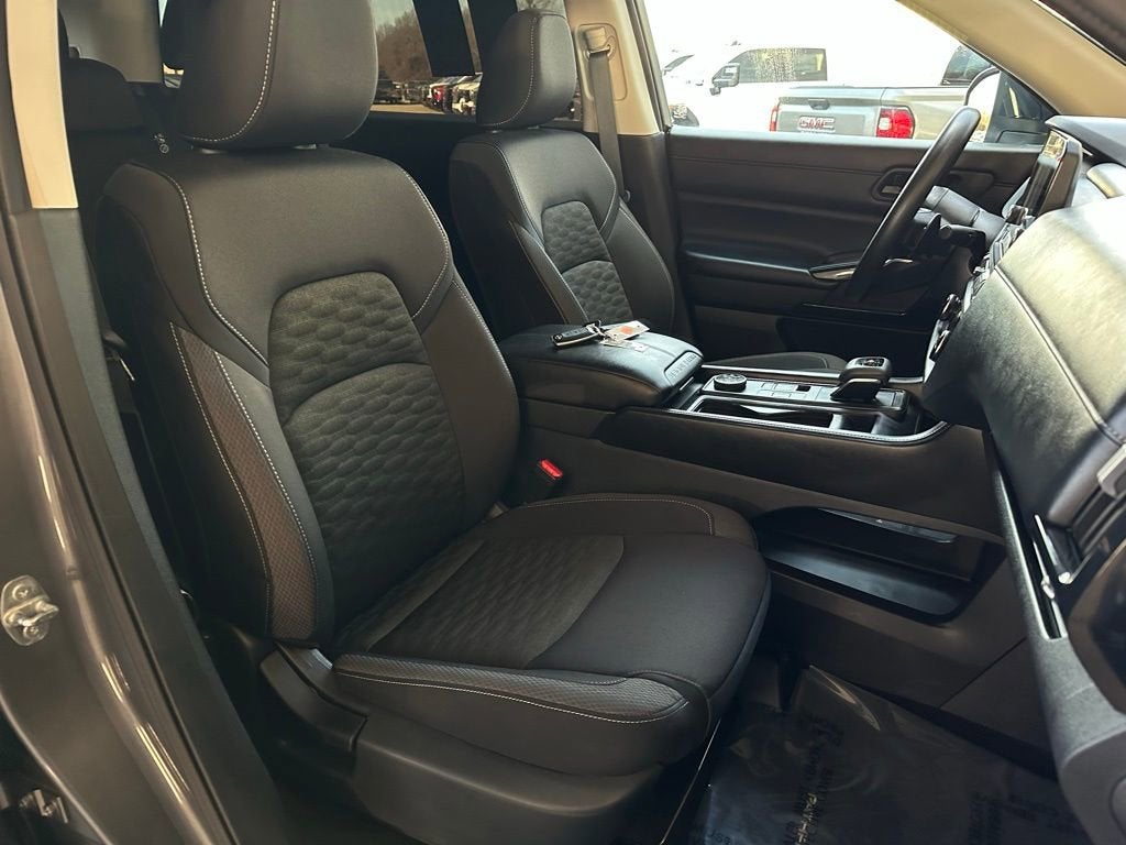 2024 Nissan Pathfinder S