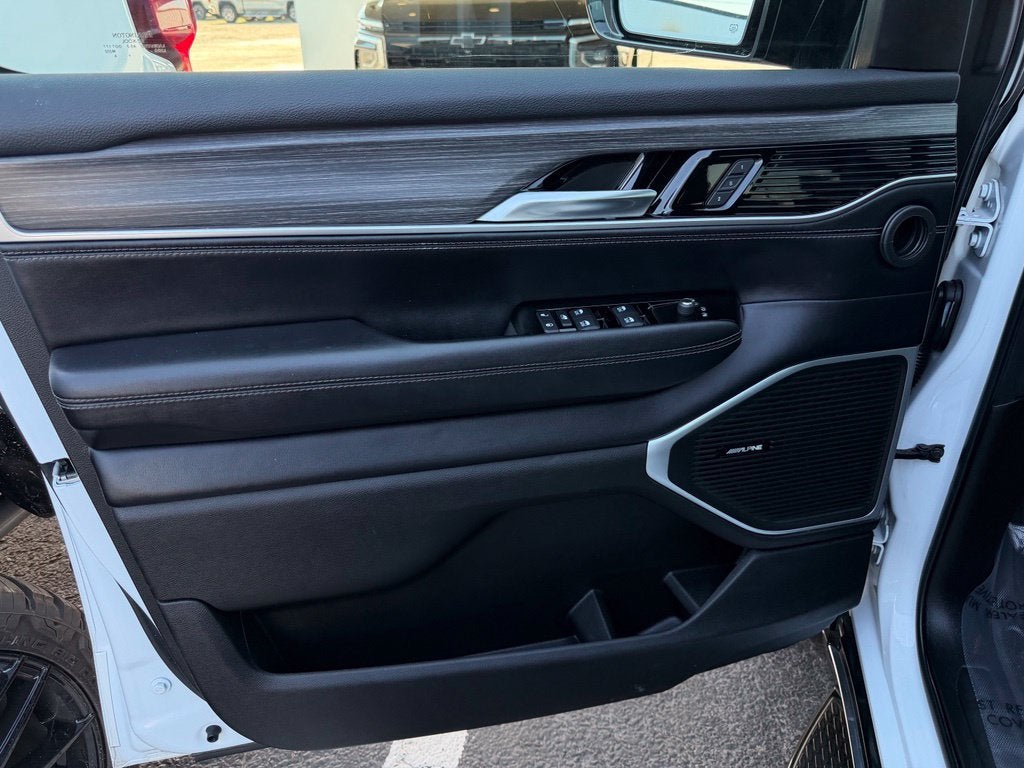 2023 Jeep Wagoneer L Series III