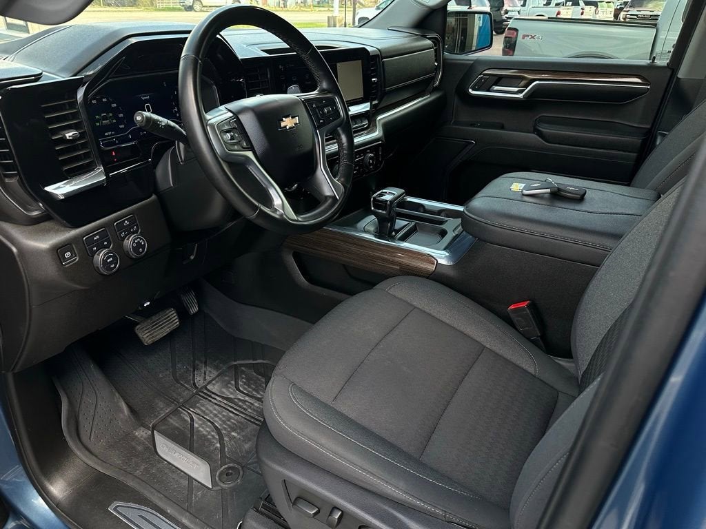 2024 Chevrolet Silverado 1500 LT