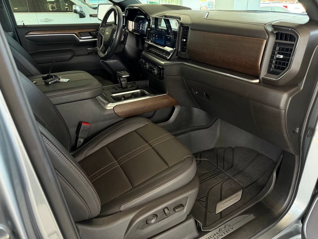 2025 Chevrolet Silverado 1500 High Country