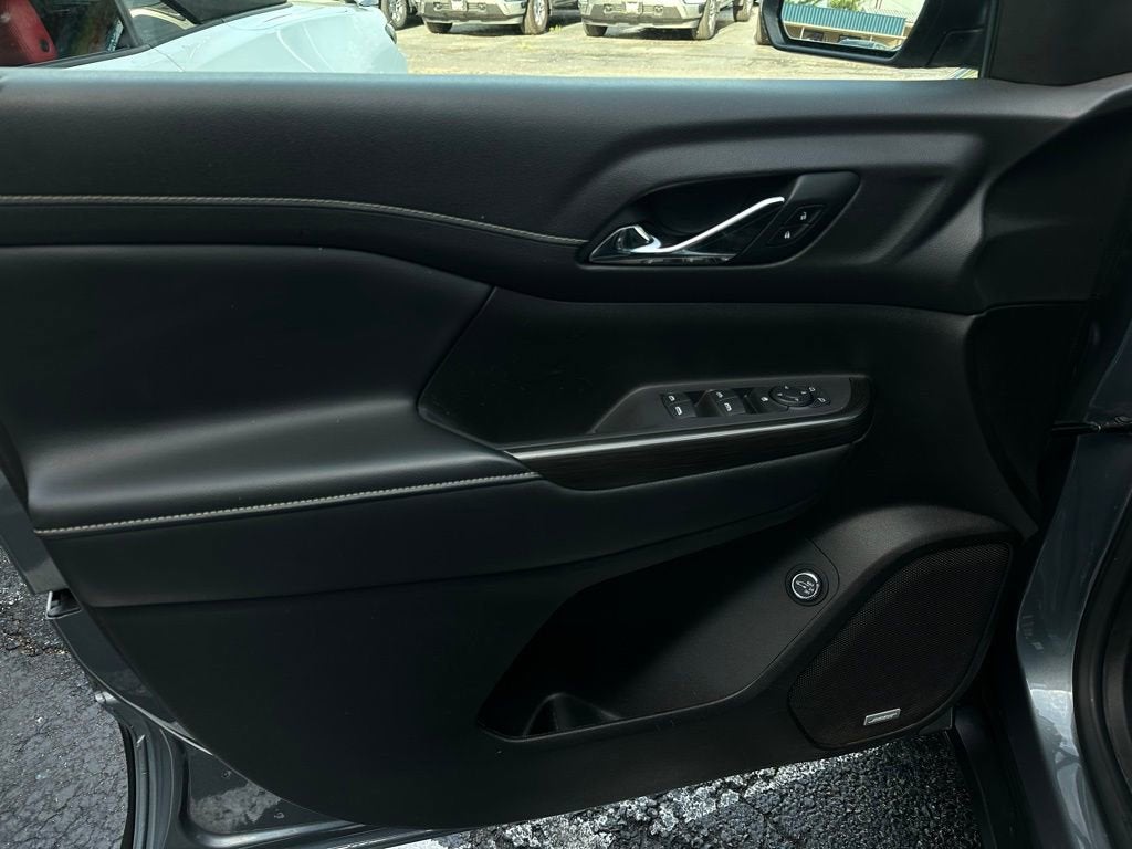 2022 GMC Acadia SLT