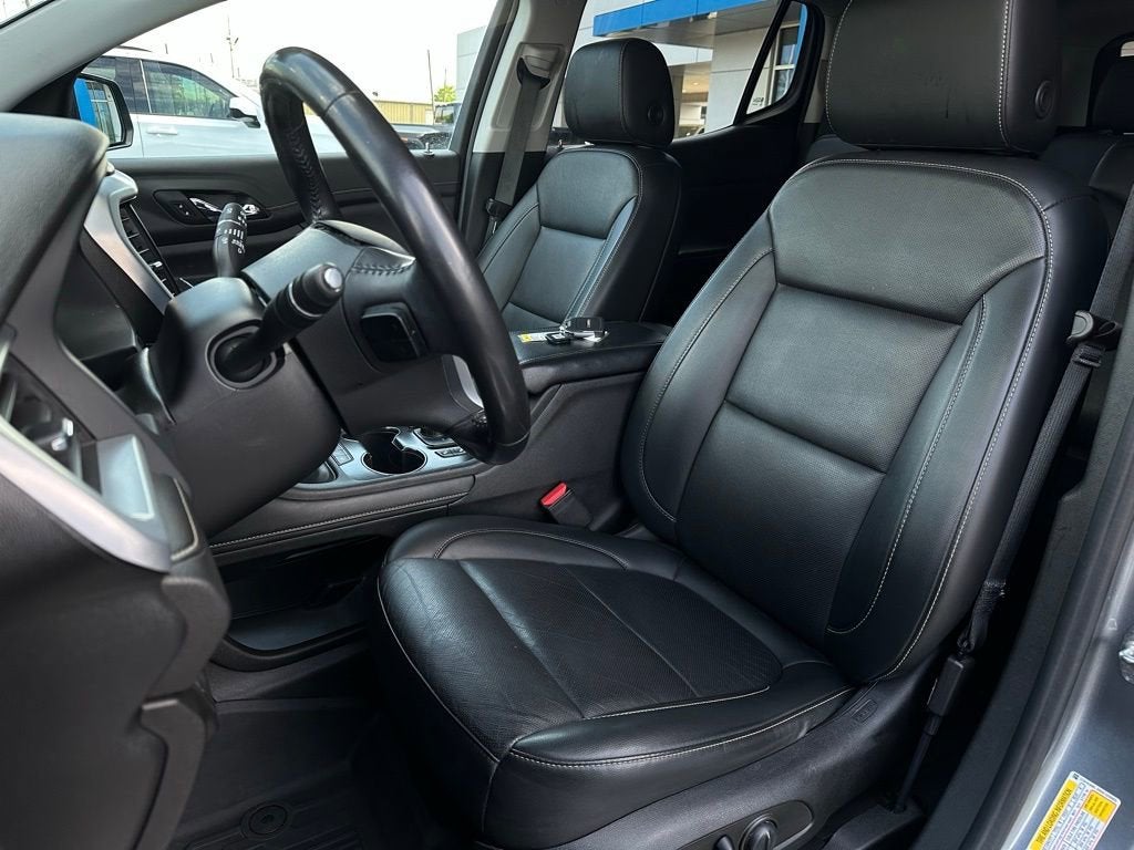 2022 GMC Acadia SLT