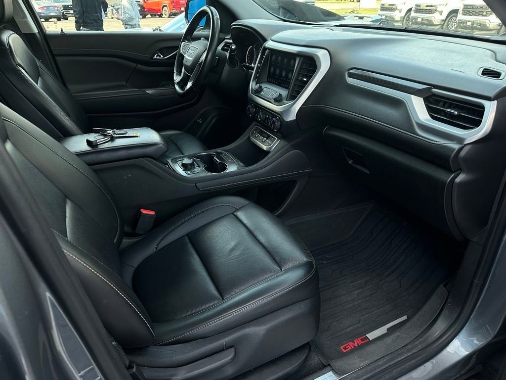 2022 GMC Acadia SLT