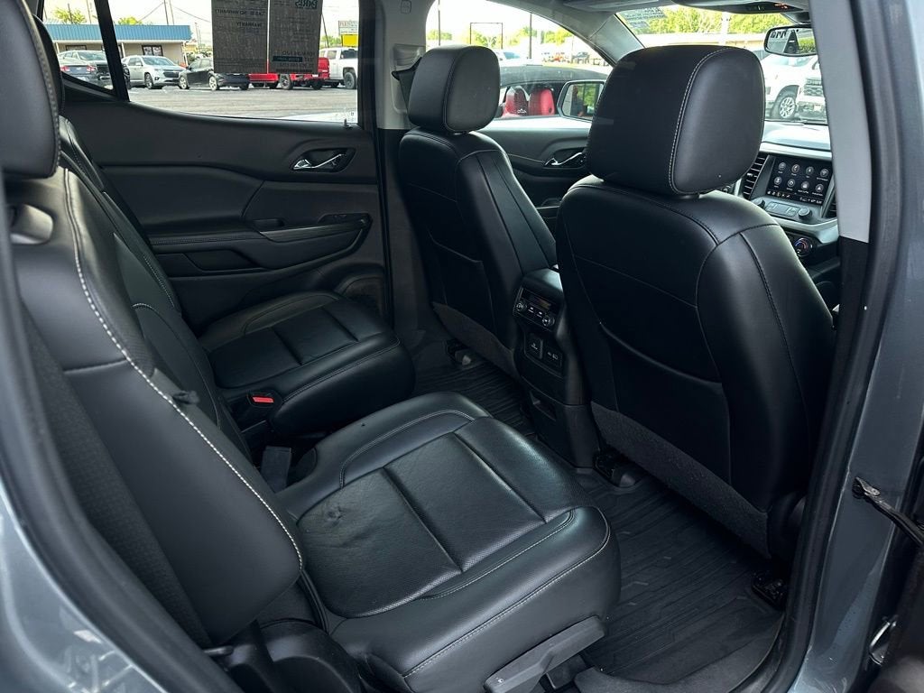 2022 GMC Acadia SLT