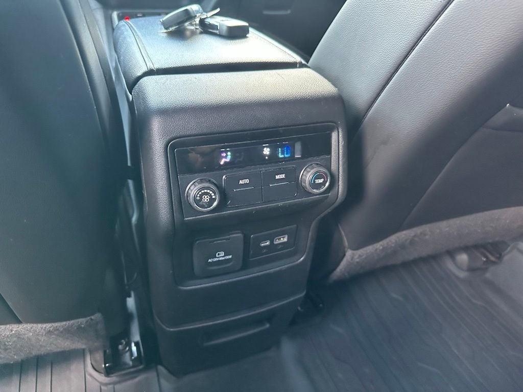 2022 GMC Acadia SLT