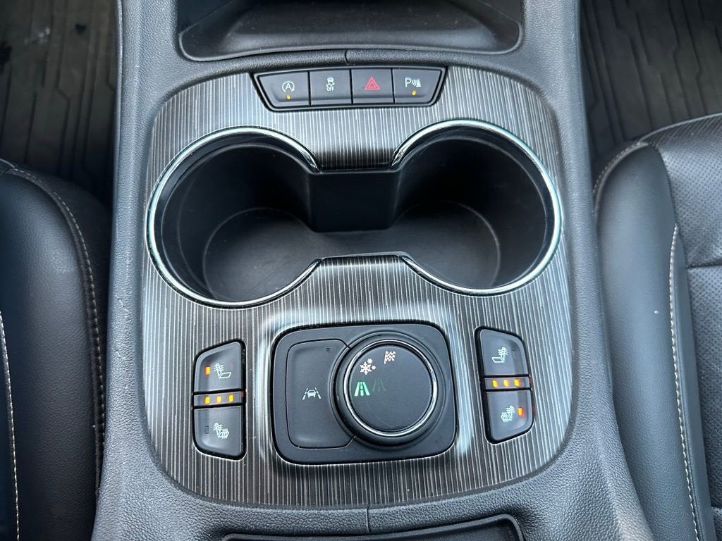 2022 GMC Acadia SLT
