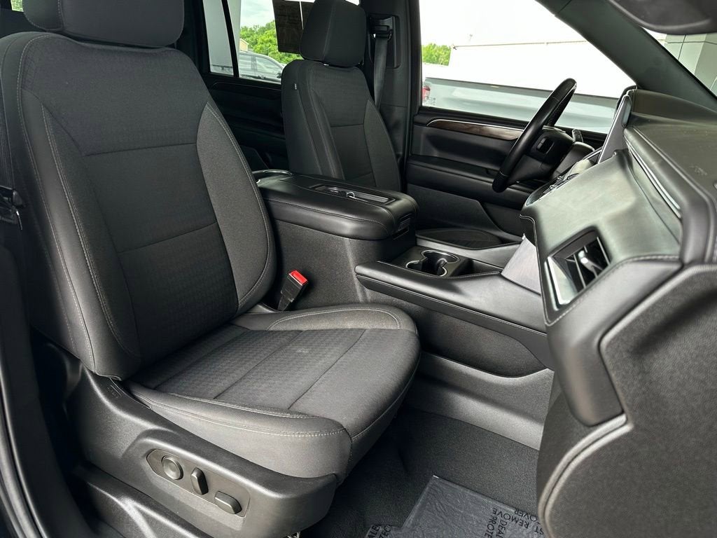2023 GMC Yukon XL SLE