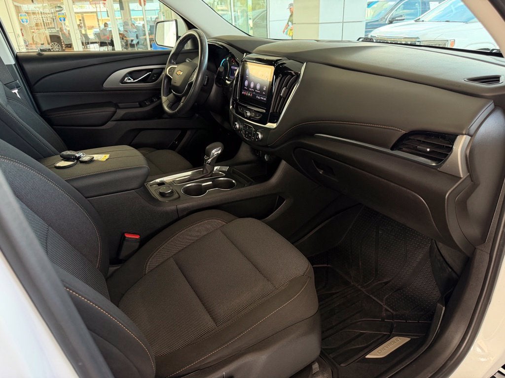 2021 Chevrolet Traverse LT Cloth