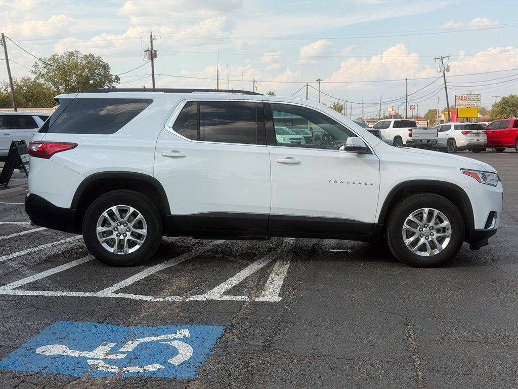 2021 Chevrolet Traverse LT Cloth