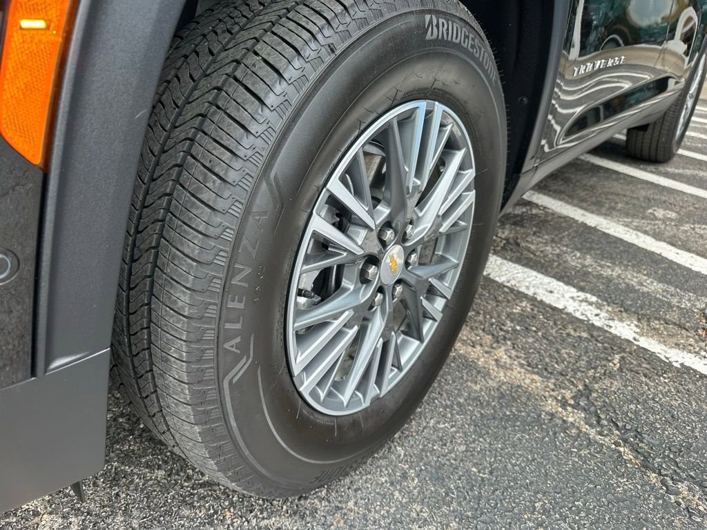 2025 Chevrolet Traverse LT