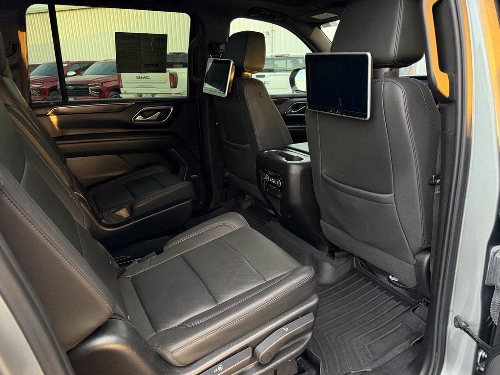2023 Chevrolet Suburban LT