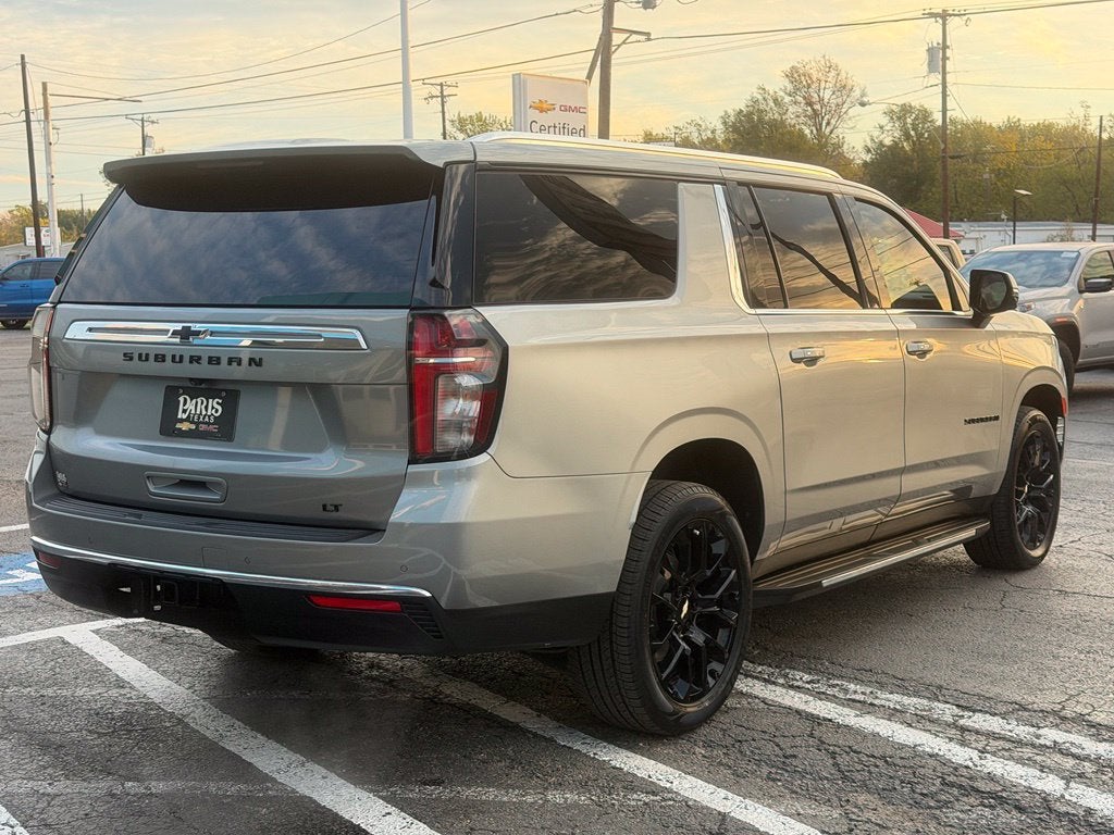 2023 Chevrolet Suburban LT