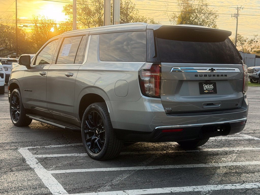 2023 Chevrolet Suburban LT
