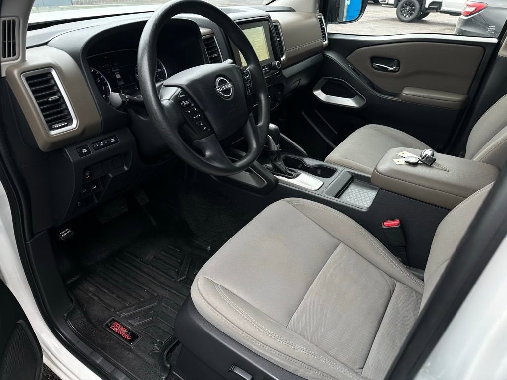 2022 Nissan Frontier SV