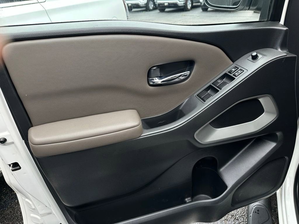 2022 Nissan Frontier SV