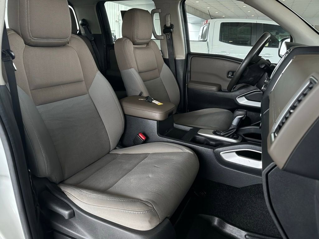 2022 Nissan Frontier SV