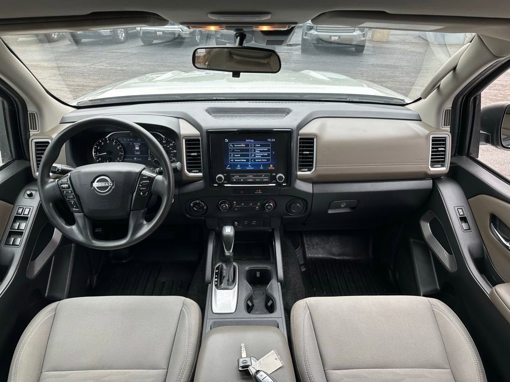 2022 Nissan Frontier SV