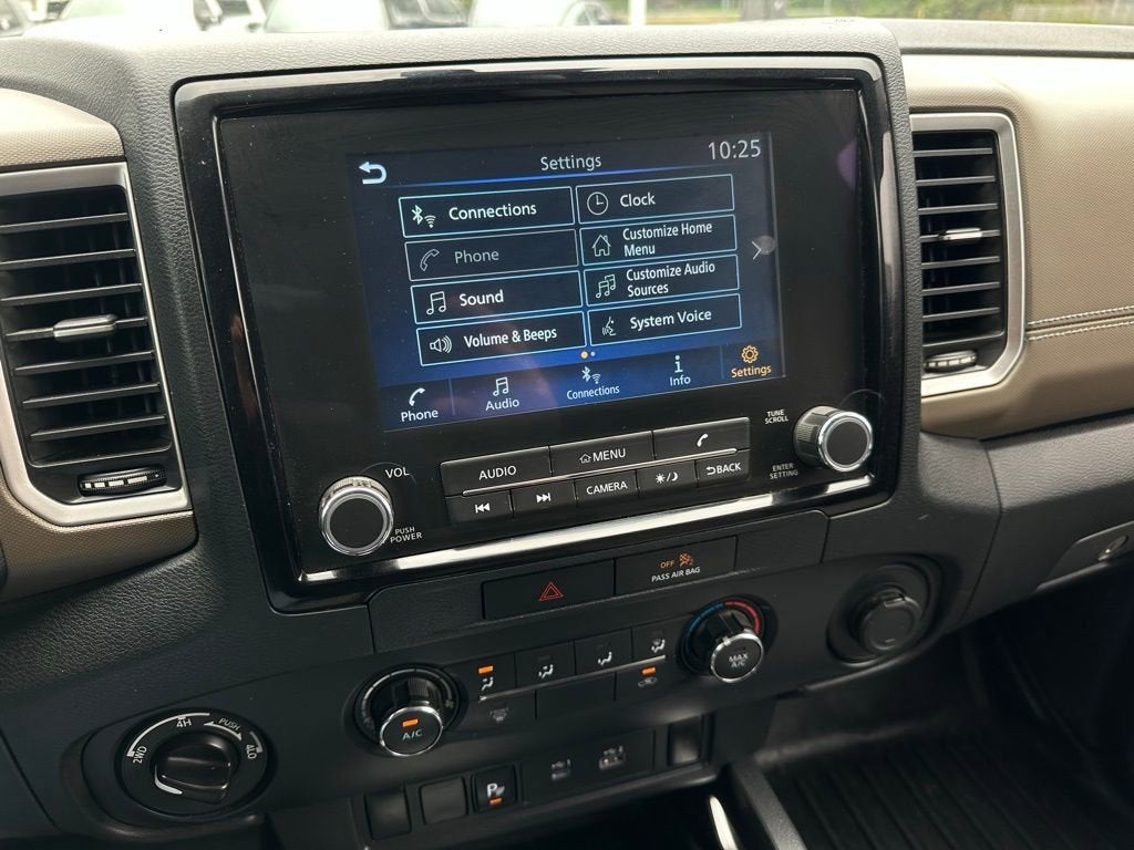 2022 Nissan Frontier SV