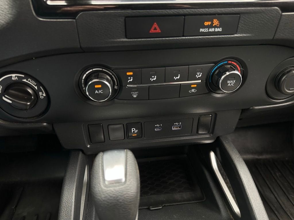 2022 Nissan Frontier SV