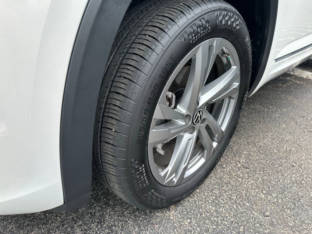 2024 Volkswagen Atlas Cross Sport 2.0T SEL R-Line