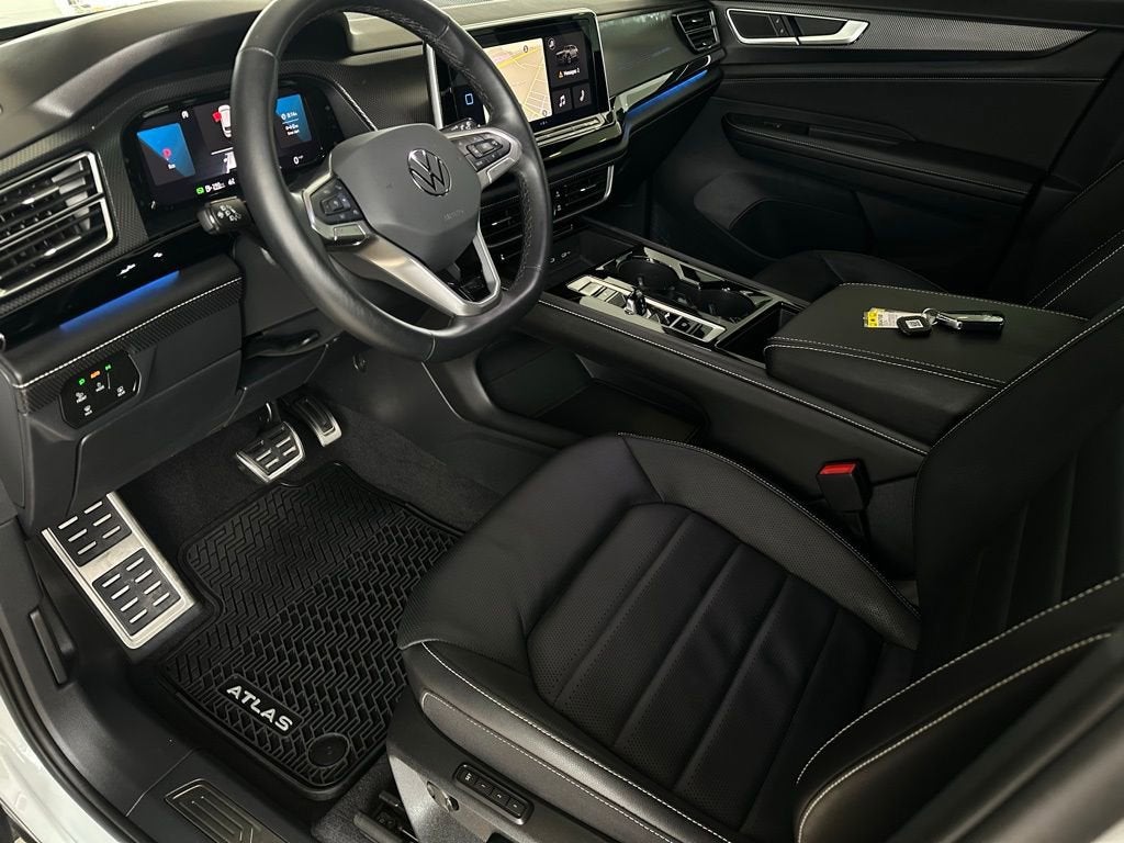 2024 Volkswagen Atlas Cross Sport 2.0T SEL R-Line
