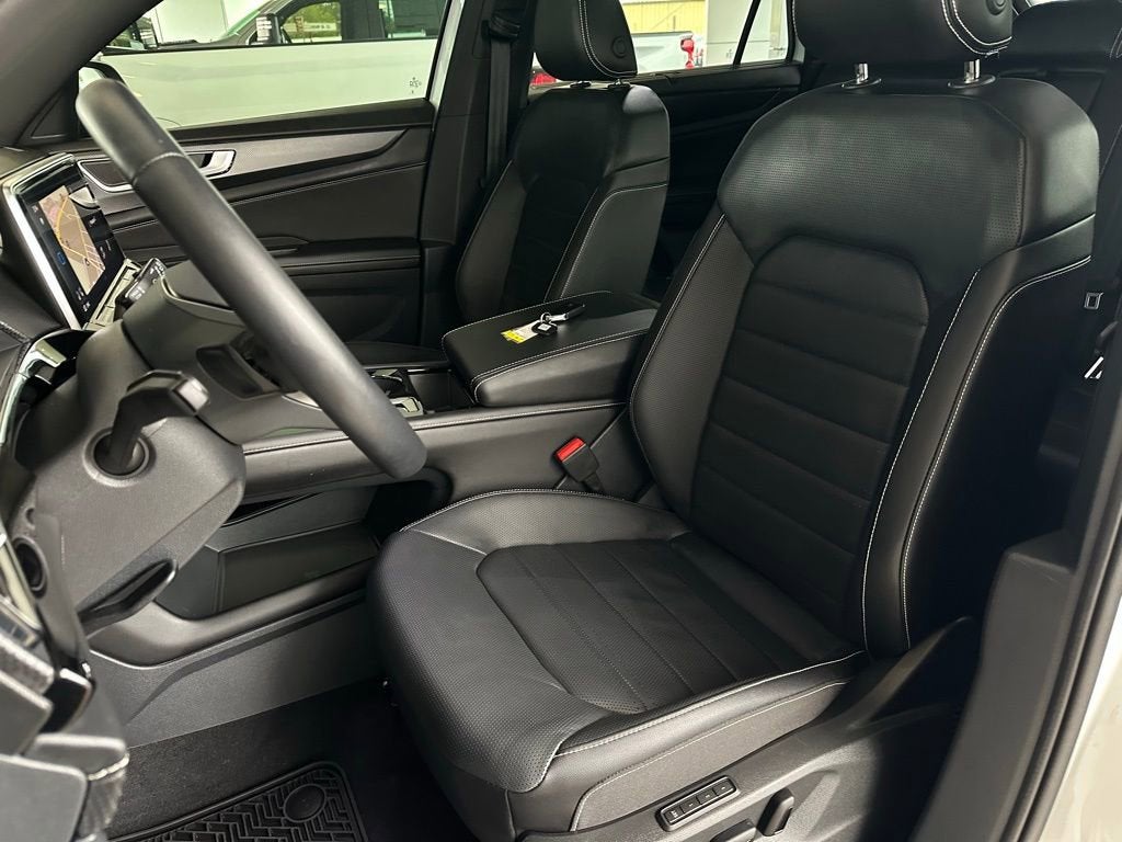 2024 Volkswagen Atlas Cross Sport 2.0T SEL R-Line