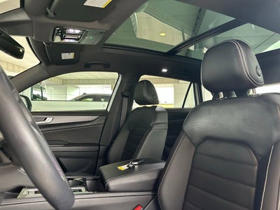 2024 Volkswagen Atlas Cross Sport 2.0T SEL R-Line