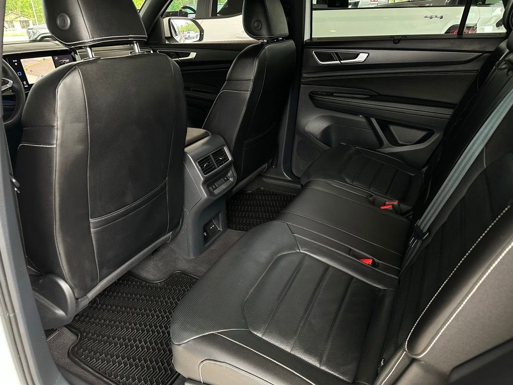 2024 Volkswagen Atlas Cross Sport 2.0T SEL R-Line