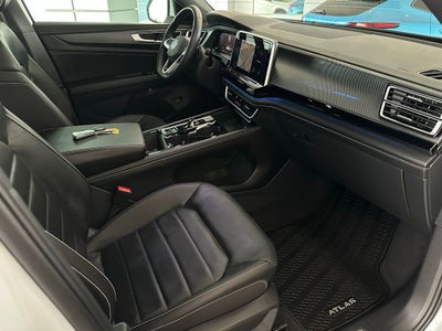 2024 Volkswagen Atlas Cross Sport 2.0T SEL R-Line