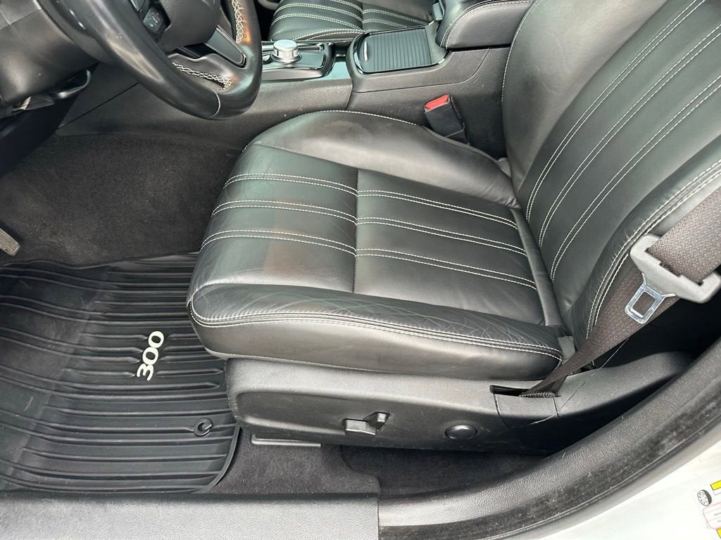 2022 Chrysler 300 300S