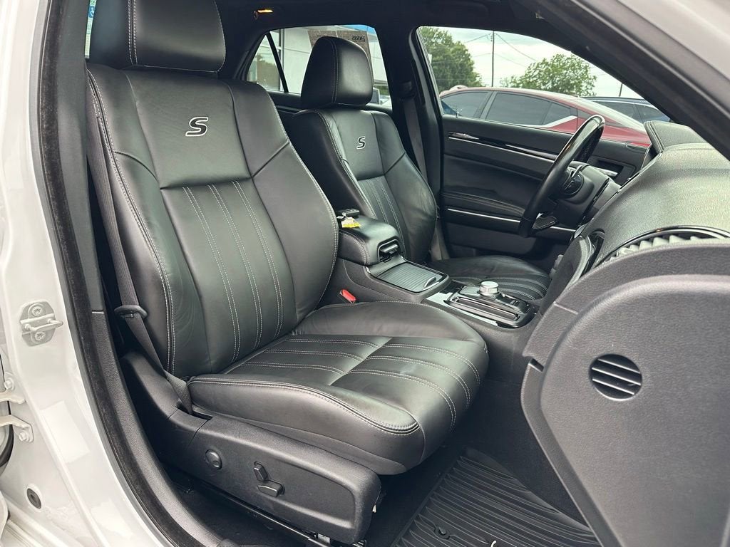 2022 Chrysler 300 300S