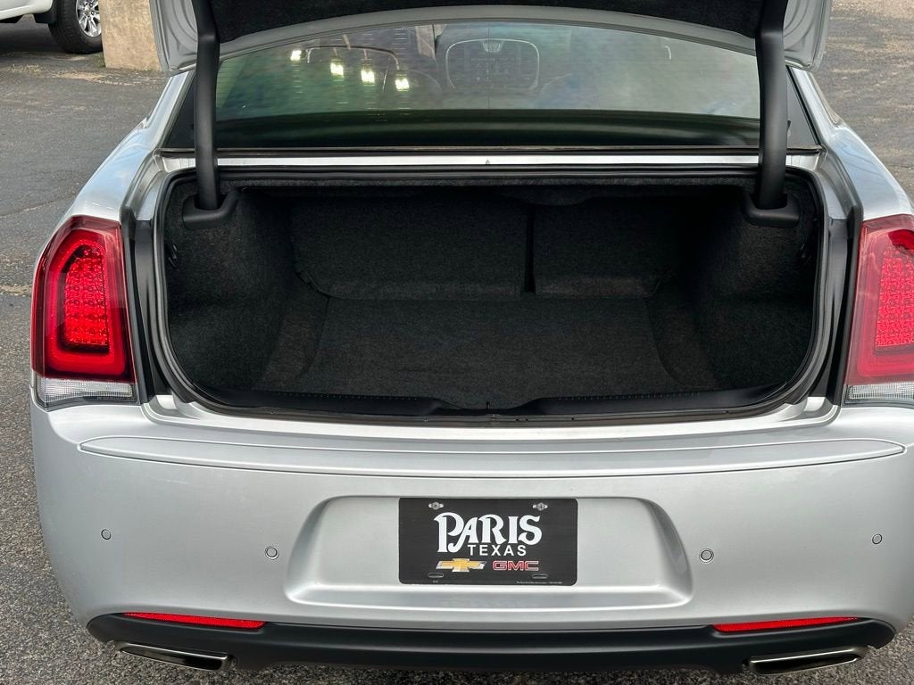 2022 Chrysler 300 Touring L