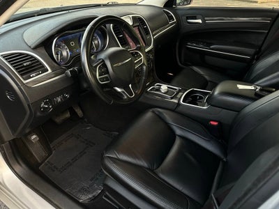 2022 Chrysler 300 Touring L