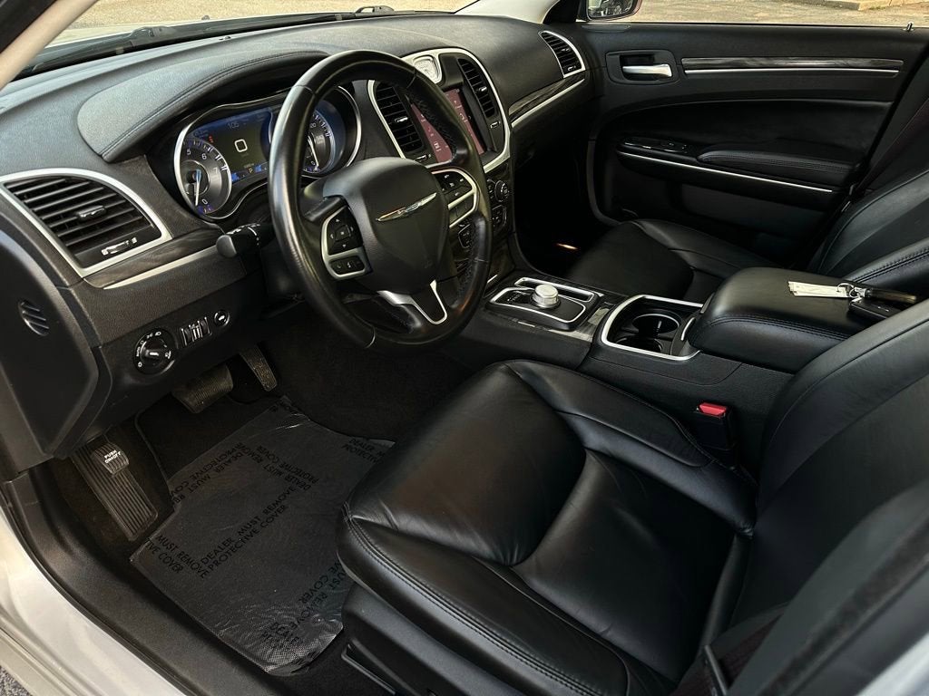 2022 Chrysler 300 Touring L