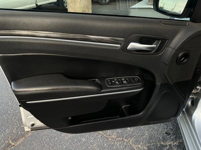 2022 Chrysler 300 Touring L