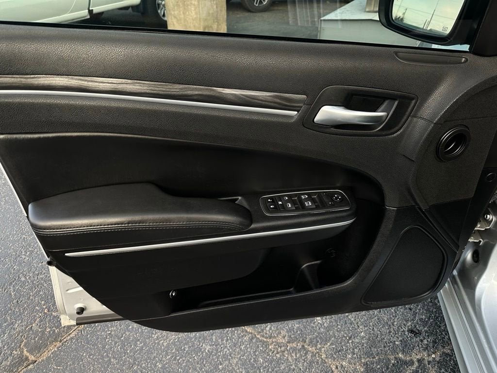 2022 Chrysler 300 Touring L