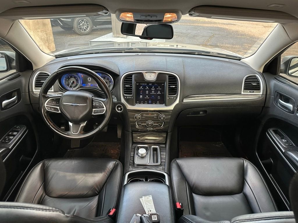 2022 Chrysler 300 Touring L