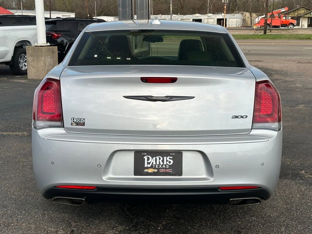 2022 Chrysler 300 Touring L