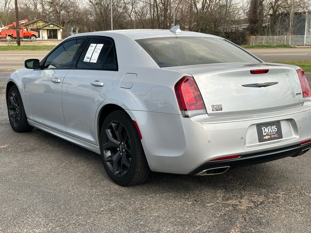 2022 Chrysler 300 Touring L
