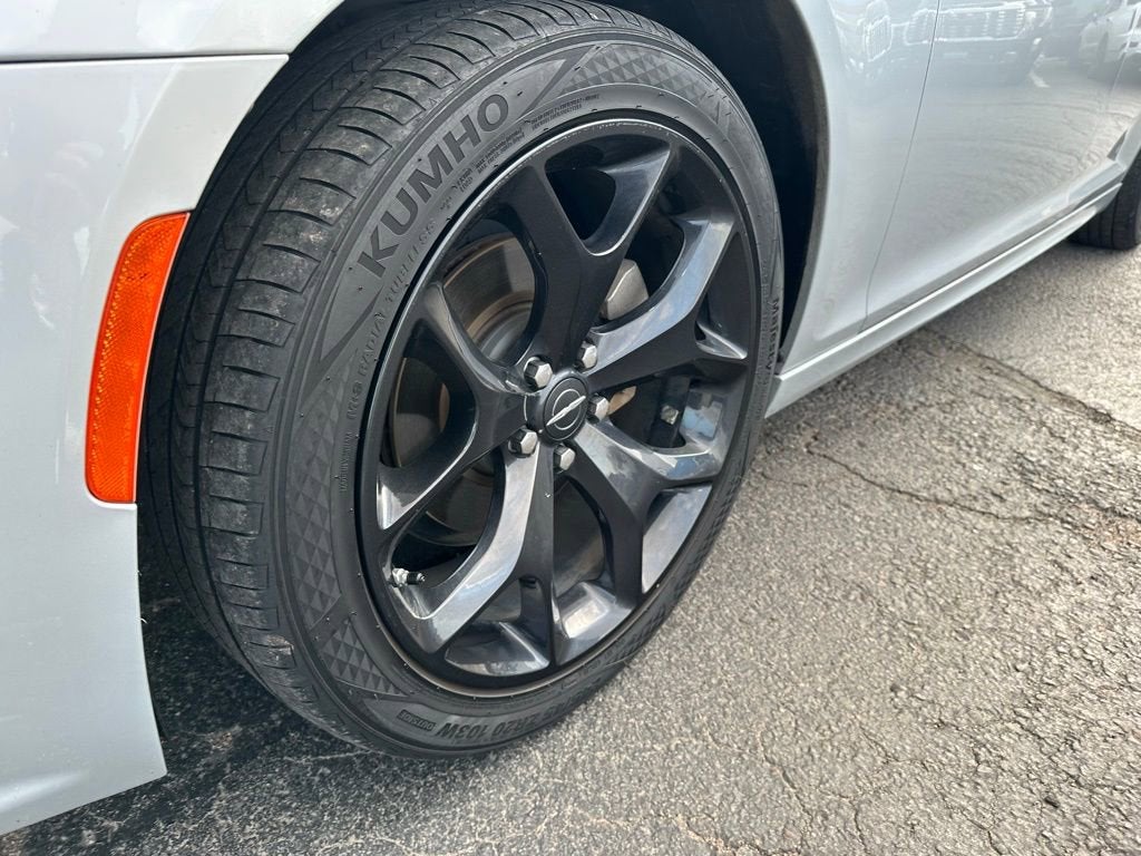 2022 Chrysler 300 Touring L