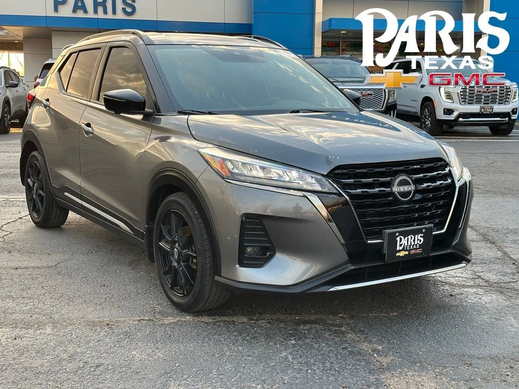 2023 Nissan Kicks SR