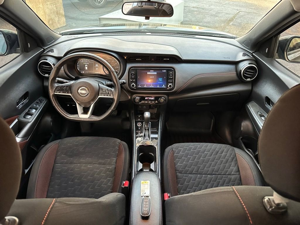 2023 Nissan Kicks SR