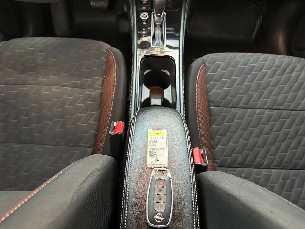 2023 Nissan Kicks SR