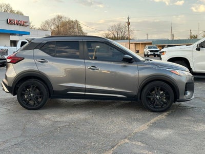2023 Nissan Kicks SR