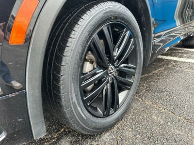2022 Volkswagen Tiguan SE R-Line Black